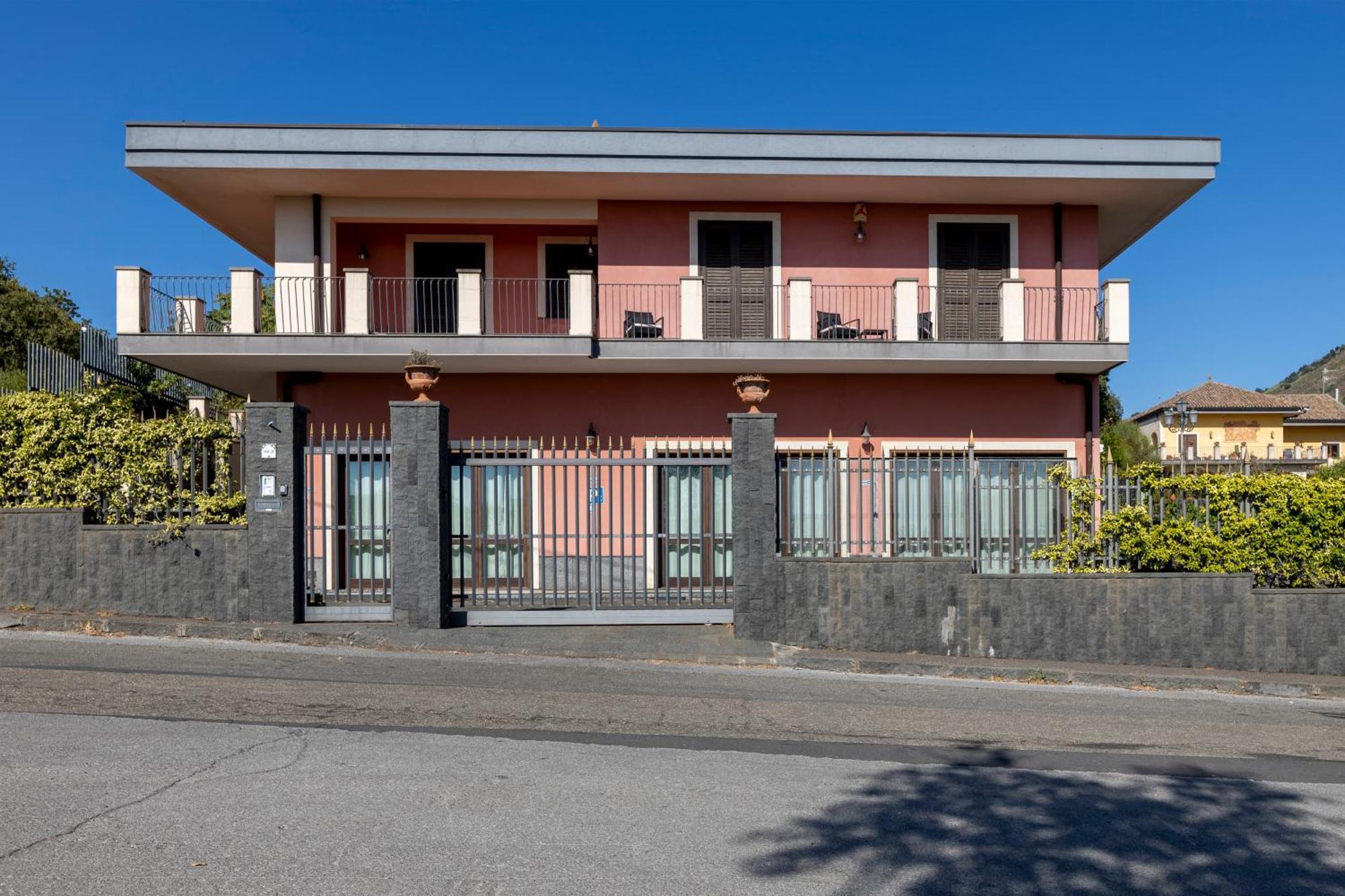 זפראנה אטניאה Villa Vulcano, Tra L'Etna E Il Mare מראה חיצוני תמונה